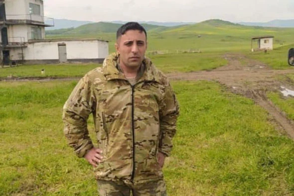 Raquf Orucovun həyat yoldaşından şikayət: “Şəhid övladını ağır vəziyyətdə küçədən götürdük” - FOTO