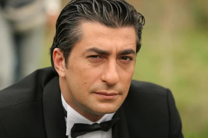 Festivalda ŞOK HADİSƏ: Tanınmış aktyorun telefonunu və pulunu oğurladılar - FOTO