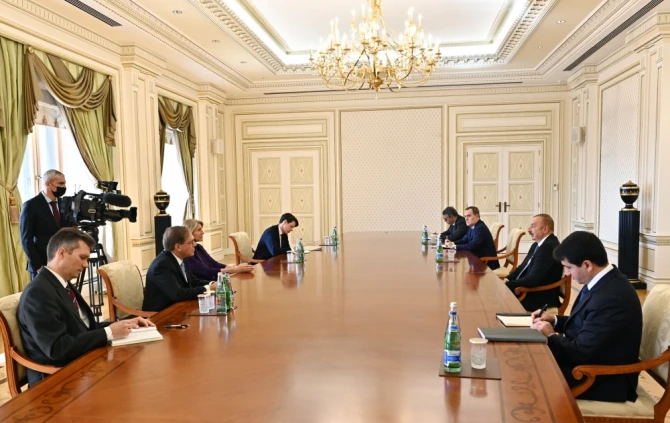 Prezident İlham Əliyev ABŞ dövlət katibinin köməkçisini qəbul edib - YENİLƏNİB - FOTO