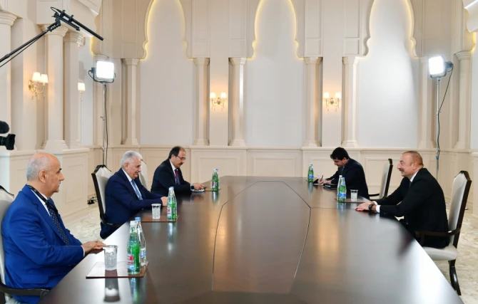Ильхам Алиев принял Бинали Йылдырыма - ФОТО