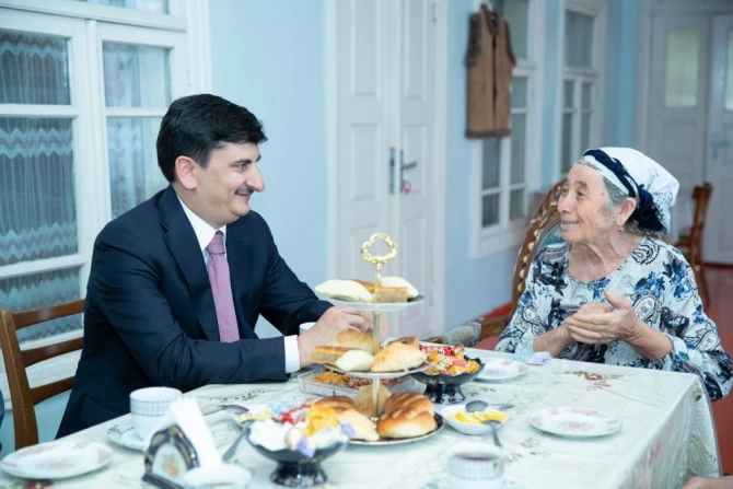 Ölkə üzrə 4 min 518 nəfərə evdə sosial-məişət xidməti göstərilir - FOTO