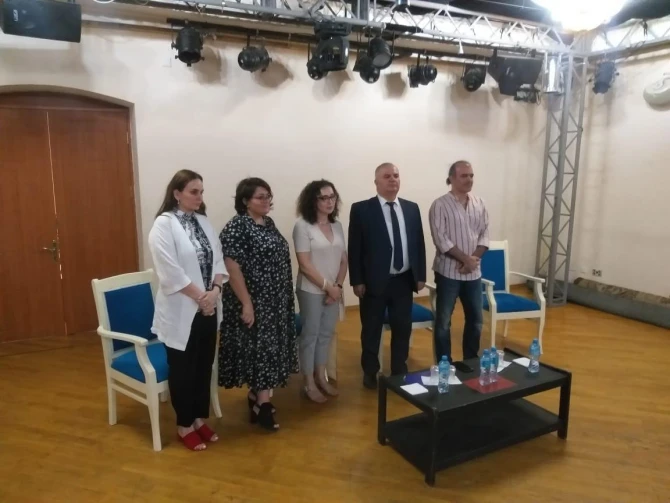 YUĞ Teatrına baş rejissor təyin olunub - FOTO