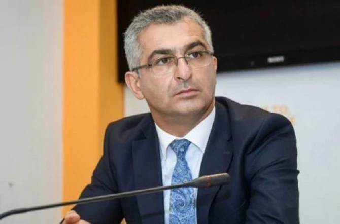 MİQ-lə bağlı qalmaqal: Dövlət imtahanından keçənləri niyə yenidən sınağa çəkirlər? - FOTO