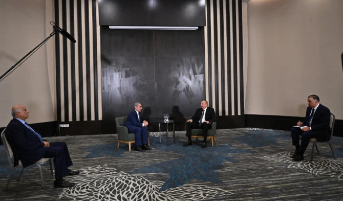 Prezident İlham Əliyev Konyada Fələstinin Baş naziri ilə görüşüb - FOTO