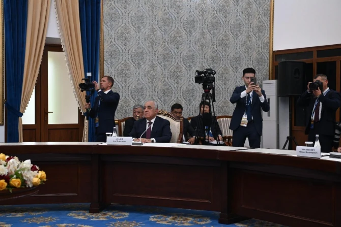 Премьер-министр Али Асадов встретился с президентом Кыргызстана Садыром Жапаровым - ФОТО