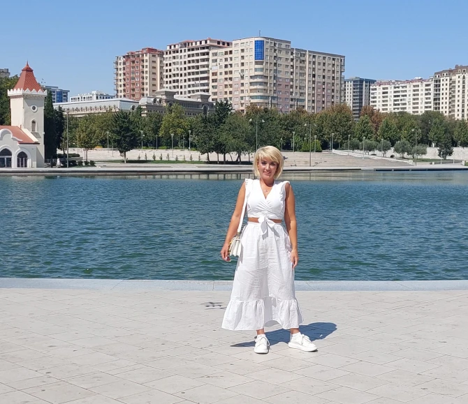 Tanınmış xanım jurnalist vəzifədən getdi - FOTO