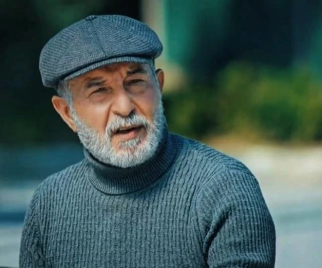 Tanınmış aktyorun anası özünü ağacdan asaraq intihar etdi - FOTO
