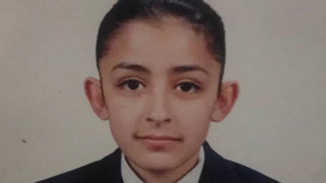 Melek Mossonun uşaqlıq fotosu gündəm oldu - FOTO
