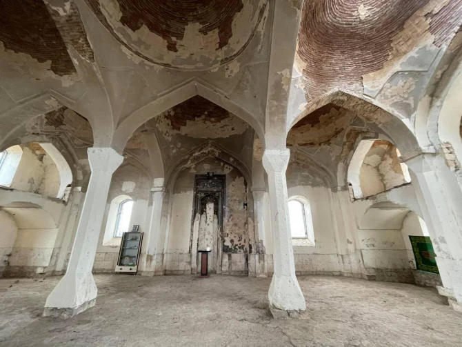 İran dini abidələri məhv edən Ermənistana öz dəstəyini bu gün də davam etdirir - RƏY