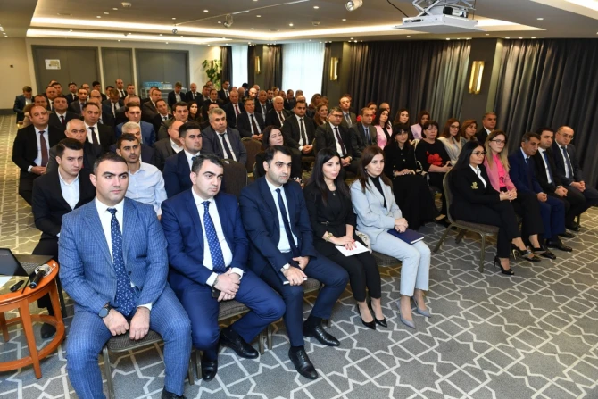 Ədliyyə və məhkəmə sahəsində innovasiyaların tətbiqi ilə bağlı hakimlərlə görüş keçirilib - FOTO