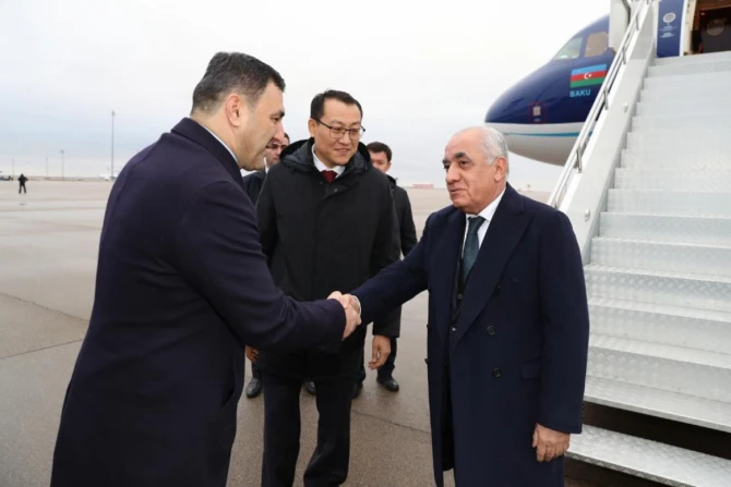 Премьер-министр Азербайджана отправился в Казахстан - ФОТО