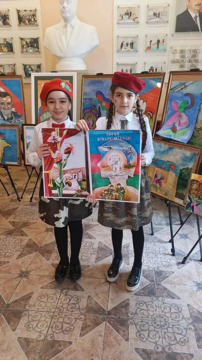 İncəsənət Gimnaziyasında 