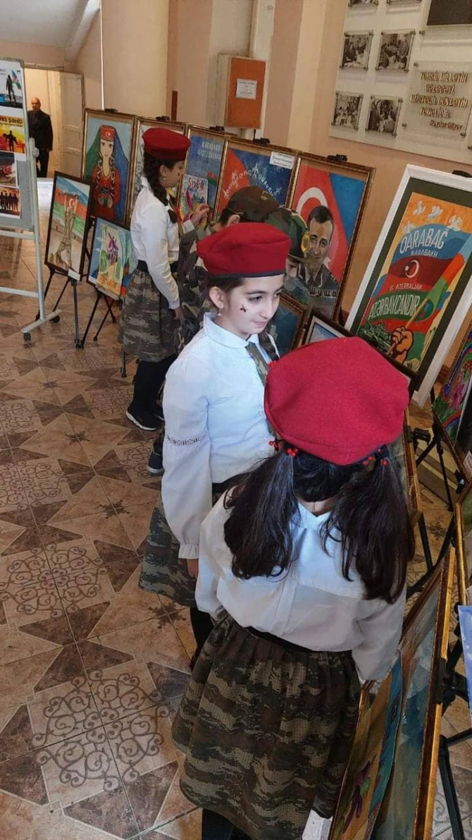İncəsənət Gimnaziyasında 