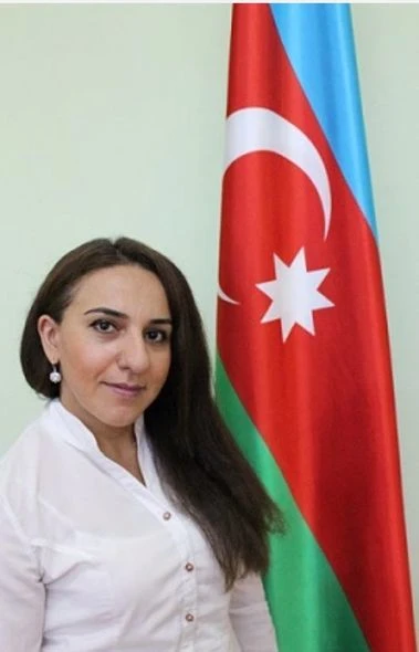 В Баку учительница умерла, отравившись солеными помидорами - ФОТО