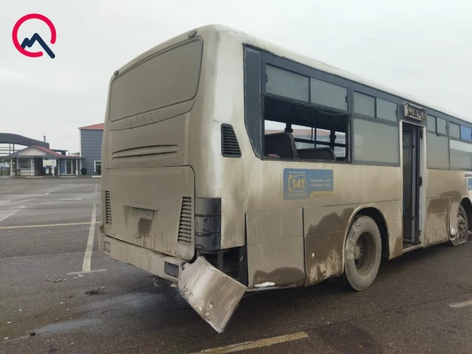 Bakıda marşrut avtobusu aşdı - FOTO