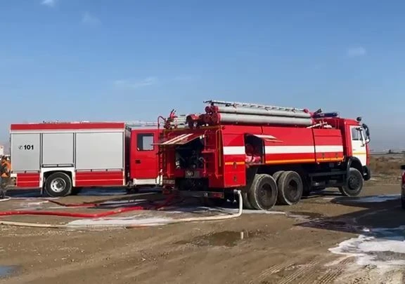 Сильный пожар в Сангачале: сгорели 50 тонн дизтоплива, повреждены грузовик и кафе - ОБНОВЛЕНО + ВИДЕО