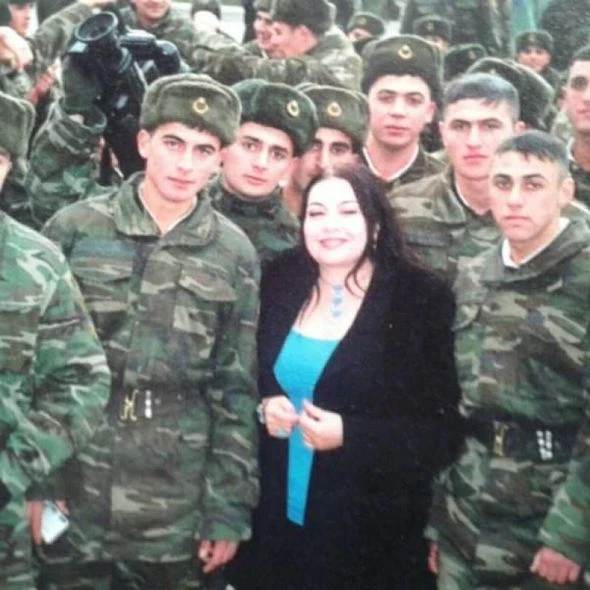 Övladını öldürdülər, Şövkət Ələkbərovanın təklifini rədd etdi - “Mercedes” sürən ilk qadın müğənnimiz - FOTO