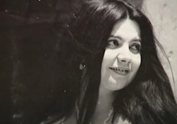 Övladını öldürdülər, Şövkət Ələkbərovanın təklifini rədd etdi - “Mercedes” sürən ilk qadın müğənnimiz - FOTO