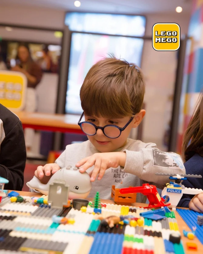 Lego Mego: 500 кг LEGO ждут ваших детей - ВИДЕО