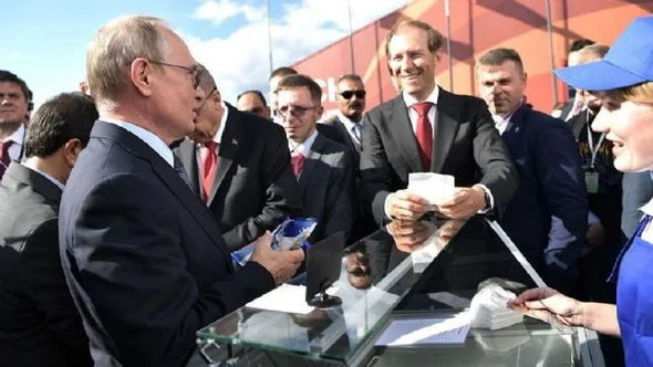 Ərdoğan və Putinə dondurma satan sirli qadının kimliyi məlum oldu - FOTO/VİDEO
