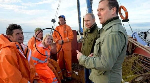 Ərdoğan və Putinə dondurma satan sirli qadının kimliyi məlum oldu - FOTO/VİDEO