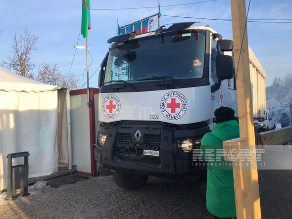Сегодня по дороге Ханкенди - Лачын проехали 18 автомобилей миротворцев - ОБНОВЛЕНО + ФОТО