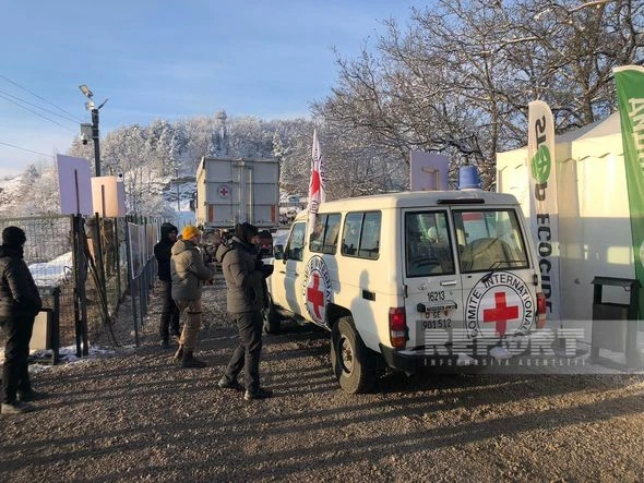 Сегодня по дороге Ханкенди - Лачын проехали 18 автомобилей миротворцев - ОБНОВЛЕНО + ФОТО