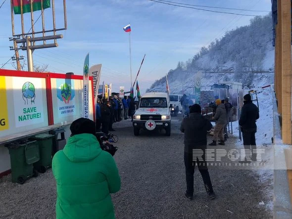 Сегодня по дороге Ханкенди - Лачын проехали 18 автомобилей миротворцев - ОБНОВЛЕНО + ФОТО