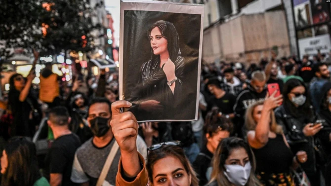 Annanın ümidinə qalan Tehran: Etirazçı İran qadınlarına sayğısız Akopyan - ŞƏRH - FOTO