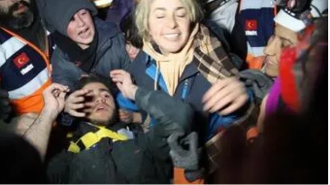 101 saat sonra dağıntılar altından xilas oldular - FOTO/VİDEO