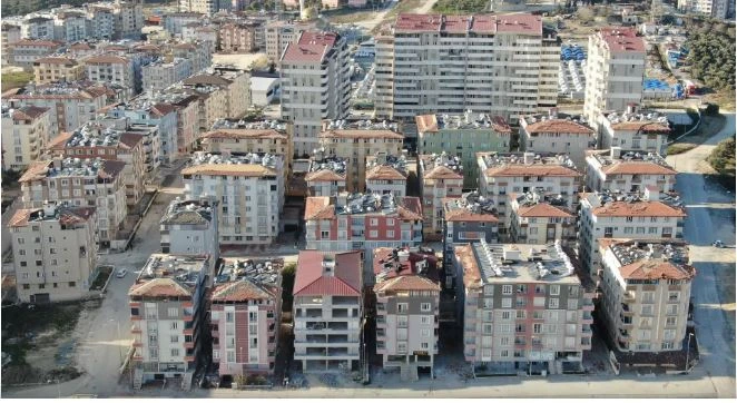 Zəlzələ zamanı 15 binası DAĞILMADI: 