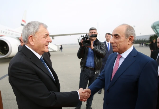 Президент Ирака прибыл с визитом в Азербайджан - ФОТО