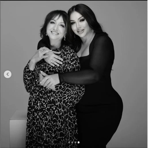 Azərbaycanlı məşhurlar anaları ilə görüntülərini paylaşdı - FOTO