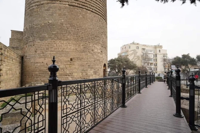 Qız Qalasının qarşısında təmir-bərpa işləri başa çatıb - FOTO