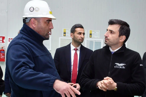 Selçuk Bayraktar Sumqayıt Kimya Sənaye Parkında olub - FOTO Selçuk Bayraktar Sumqayıt Kimya Sənaye Parkında olub - FOTO