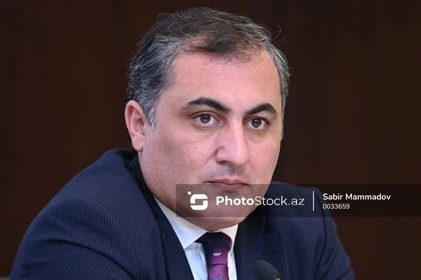 Bakıda avtobus dayanacaqlarında təhlükəli piyada keçidi - Kimdir günahkar? + FOTO