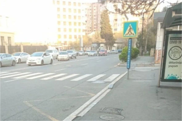 Bakıda avtobus dayanacaqlarında təhlükəli piyada keçidi - Kimdir günahkar? + FOTO