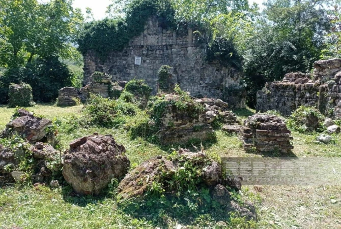 Azərbaycanda 1500 yaşlı tarixi məbəd baxımsız vəziyyətdədir - FOTO