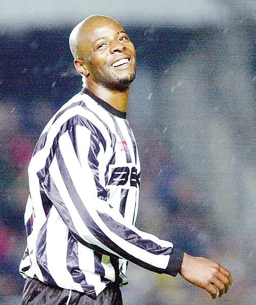 Ronaldodan azarkeşlərə böyük tərbiyəsizlik! - Futboldan kənarlaşdırla bilər - FOTO