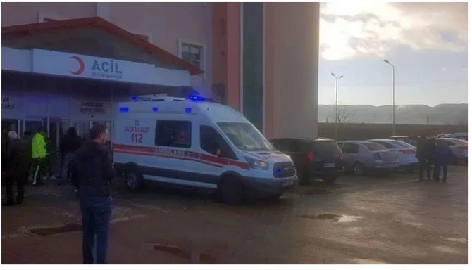Bayram namazında silahlı insident - Yaralananlar var - FOTO