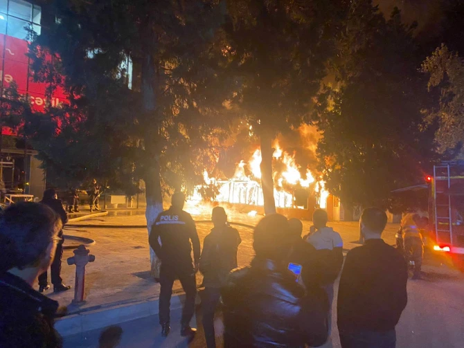 Xaçmazda kafe yanıb - FOTO