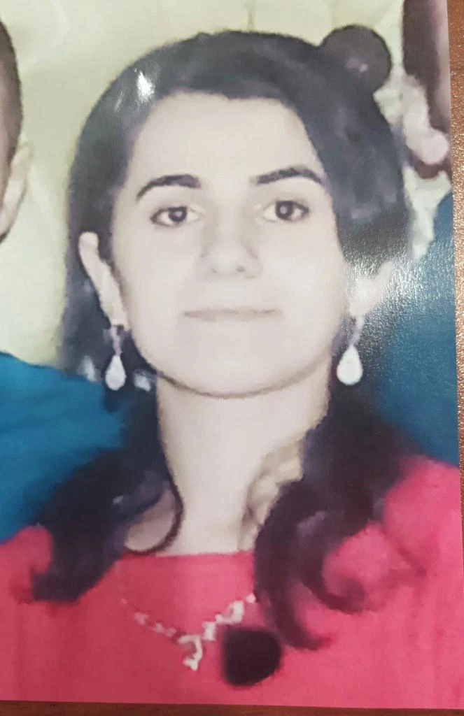 Bu qadını görənlər dərhal polisə zəng etsinlər - FOTO