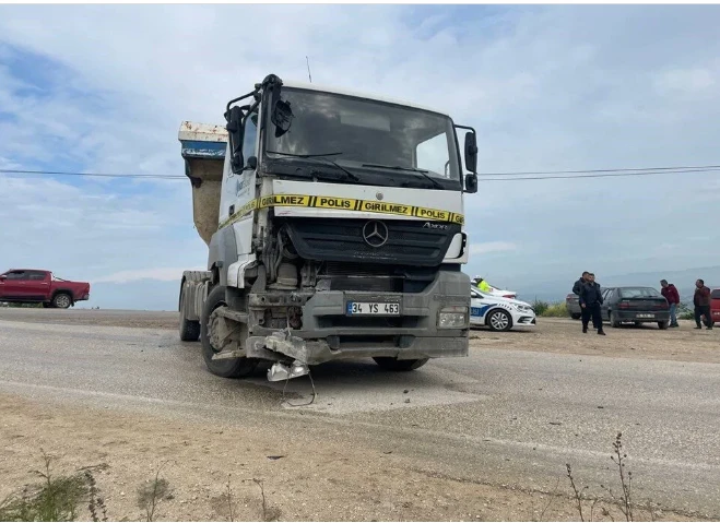 Türkiyədə şagird dolu avtobus TIR-la TOQQUŞDU - 23 NƏFƏR YARALANDI - FOTO