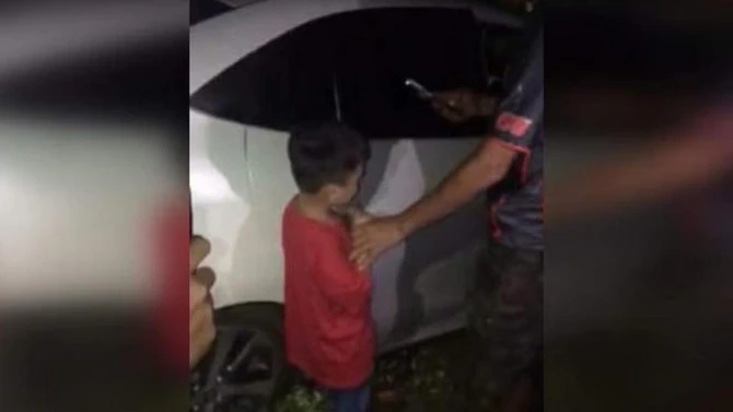 6 və 3 yaşlı iki qardaş avtomobil idarə edərkən qəza törədib - FOTO
