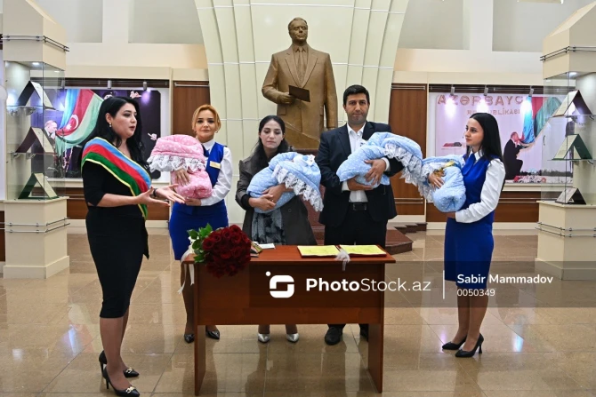 Adları ilə məşhurlaşan dördəmlərin anası: “Yeddi il sonra dünyaya gəliblər” - FOTO