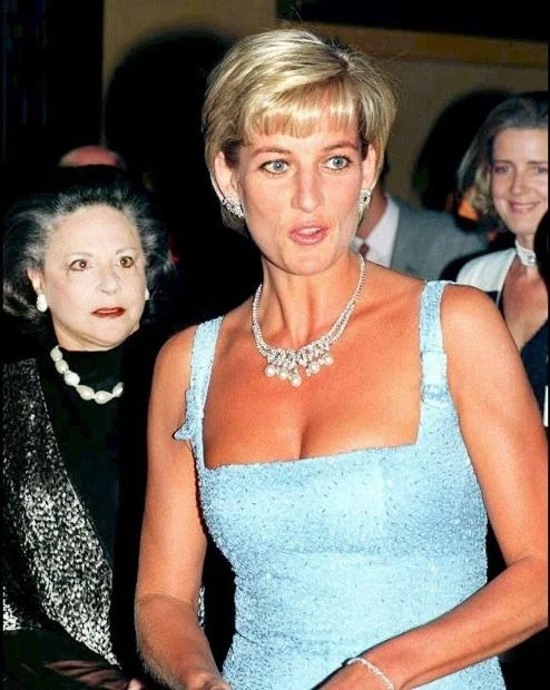 Şahzadə Diananın qızılları 15 milyona satıla bilər - FOTO