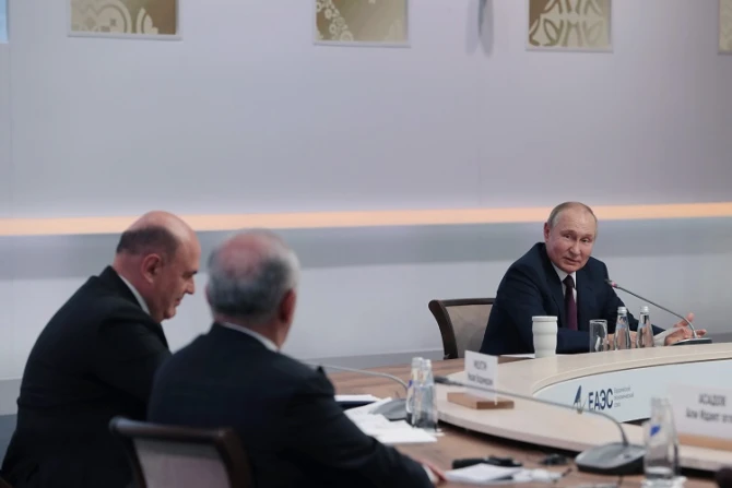 Али Асадов принял участие во встрече Совета глав правительств СНГ с президентом РФ - ФОТО