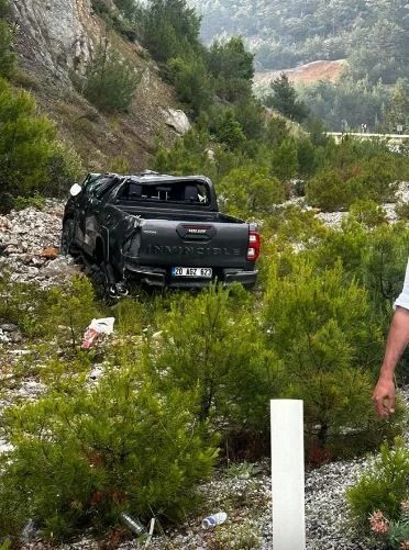 Türkiyədə keçmiş nazir qəzaya düşdü - FOTO