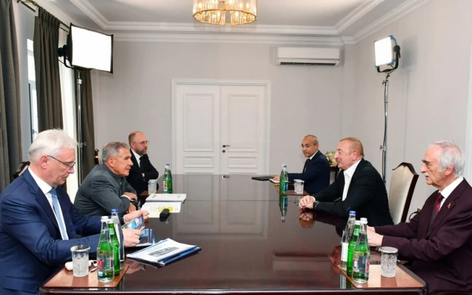 Prezident İlham Əliyevin Tatarıstanın Rəisi Rüstəm Minnixanov ilə görüşü olub - FOTO