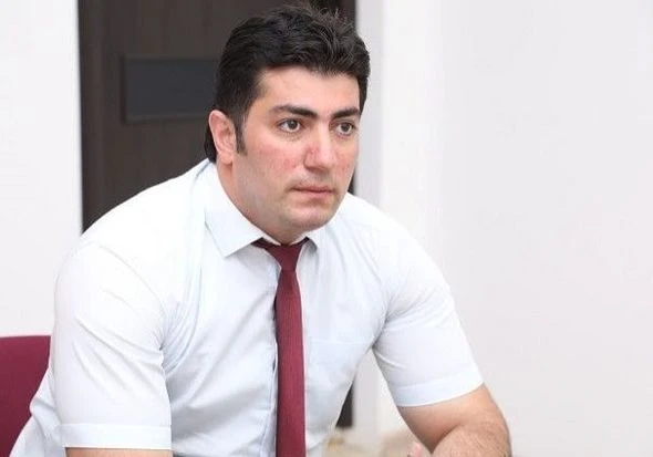 Zəbt edilən lift meydançaları sakinlərin həyatını riskə atır - FOTO